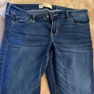 Hollister Super Skinny Jeans